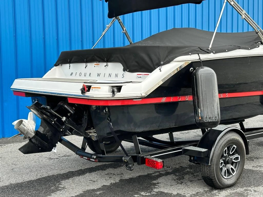 Four Winns H1 Mercruiser 4.5l / Alpha 2023 alt