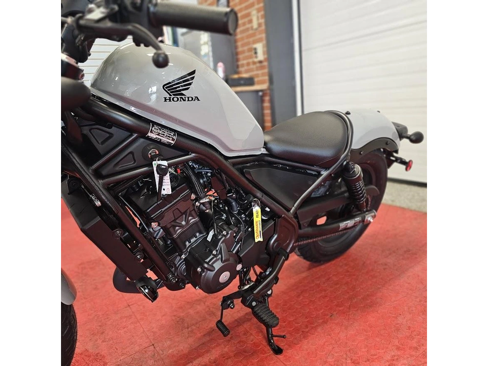 2026 Honda Rebel 300 E-clutch alt