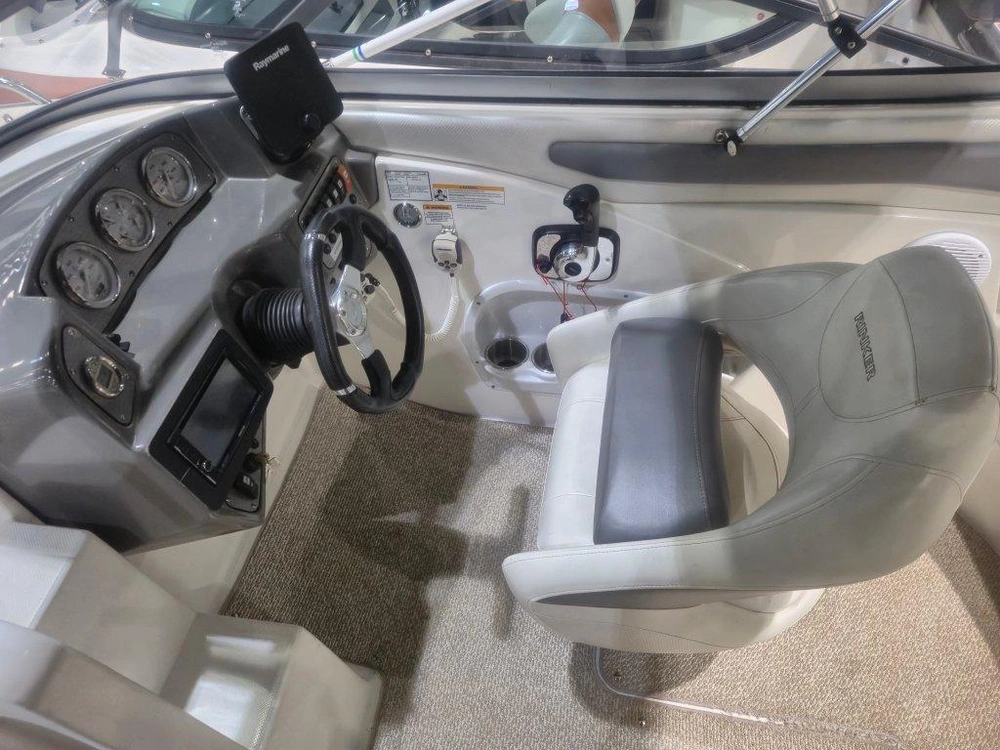 Rinker Boat Co 220 Mtx Cuddy 2011 alt