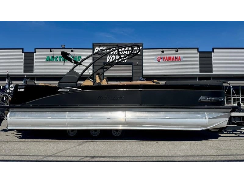 Avalon Catalina Versatile Rear Lounger 2527 2025 alt