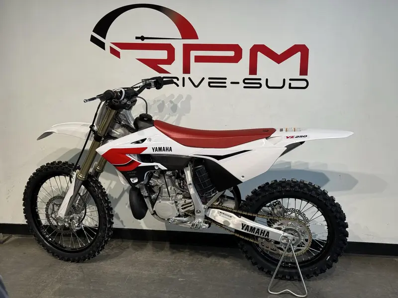 Yamaha YZ250 70E ANNIVERSAIRE *À partir de 3.99%💳 2026
