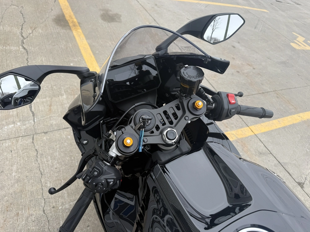 Yamaha Yzf-r7 2026 alt