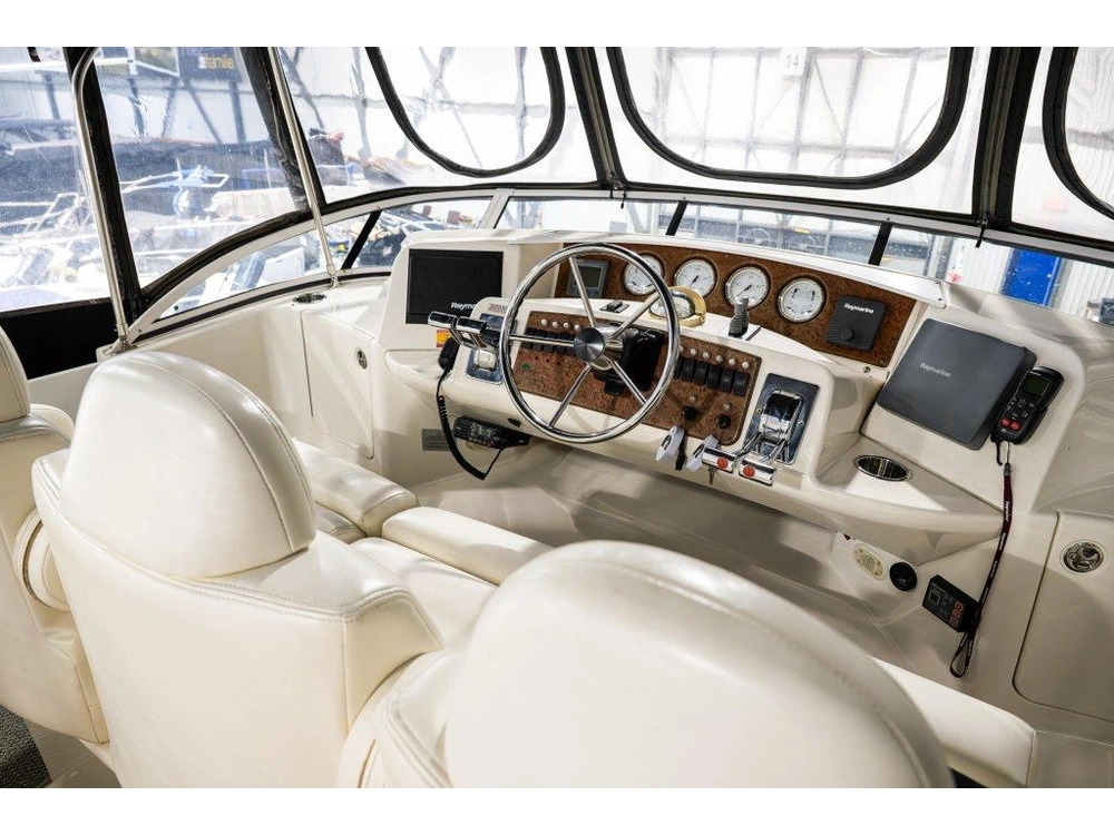 Silverton 390 Motor Yacht 2003 alt