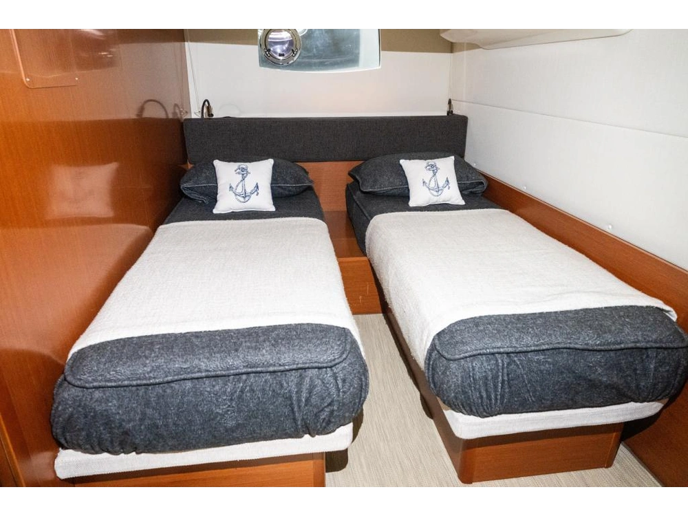 2013 Jeanneau Prestige 390s alt