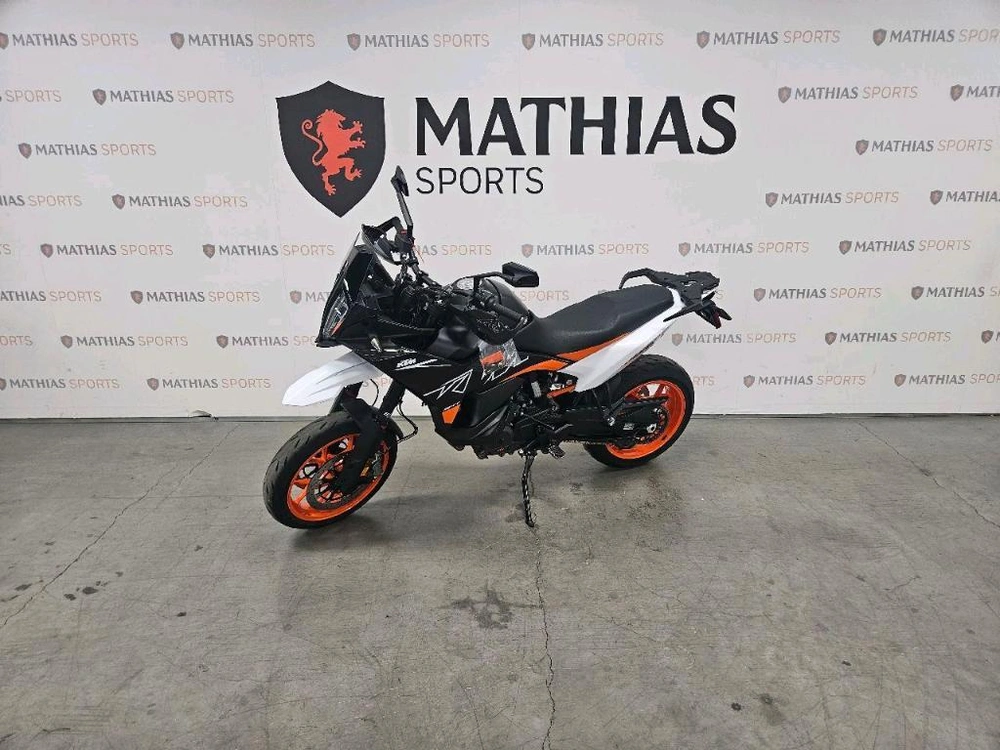 2024 Ktm 890 Smt alt