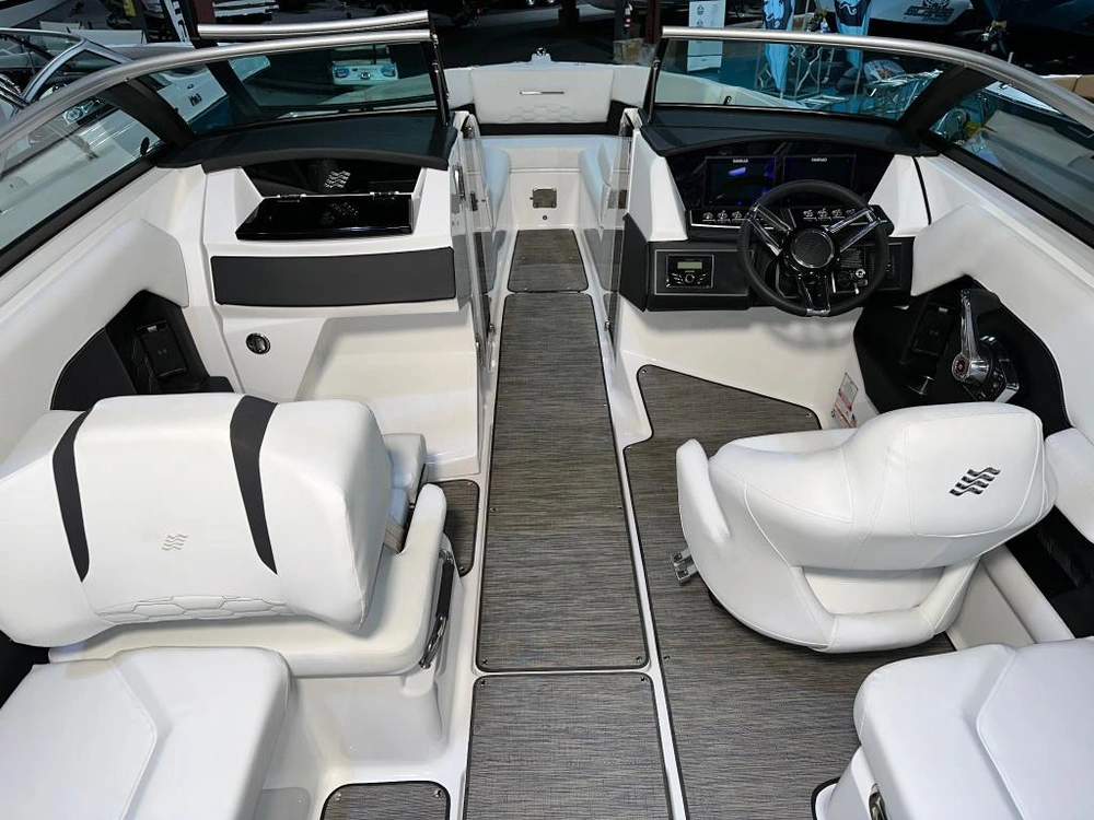 Four Winns H6 Mercruiser 6.2l / Bravo 3 - Demo 2025 alt