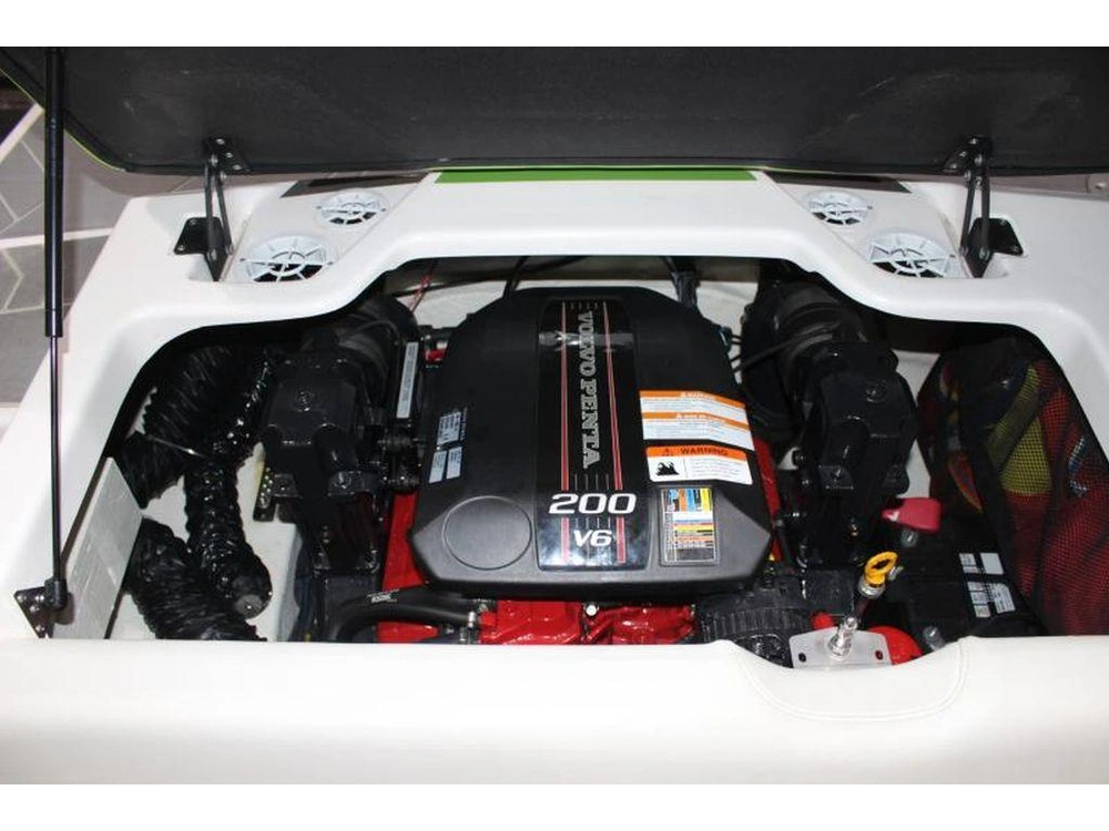 2015 Regal 1900 Esx alt