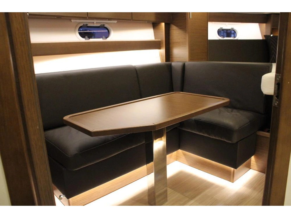 Bavaria S33 Ht Volvo D3-220 Evc 2021 alt