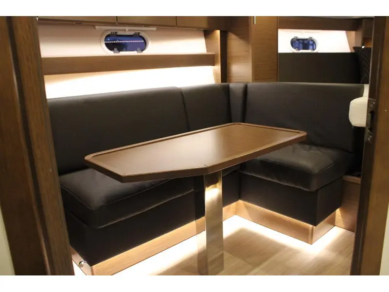 2021 Bavaria Motoryachts S33 HT VOLVO D3-220 EVC thumbnail 15
