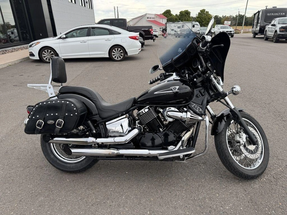 2006 Yamaha V-star 1100 alt