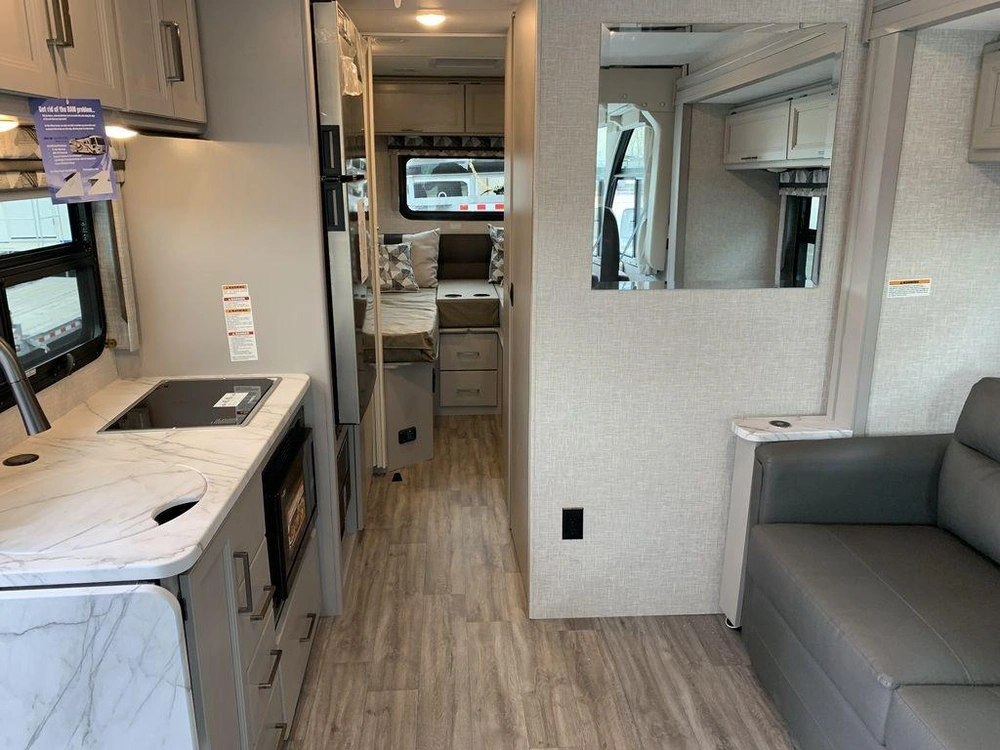 2024 Thor Motor Coach Vegas 24.1 alt