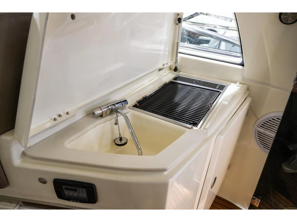 2013 Jeanneau Prestige 390s alt