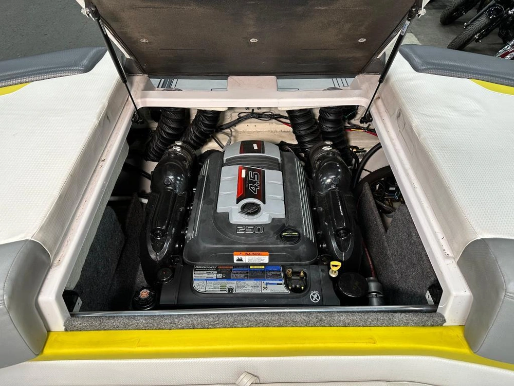 Four Winns H210 Rs 2017 alt