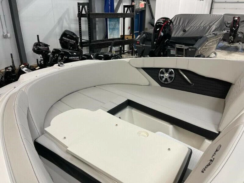 Sea Ray 190 Spo 2021 alt