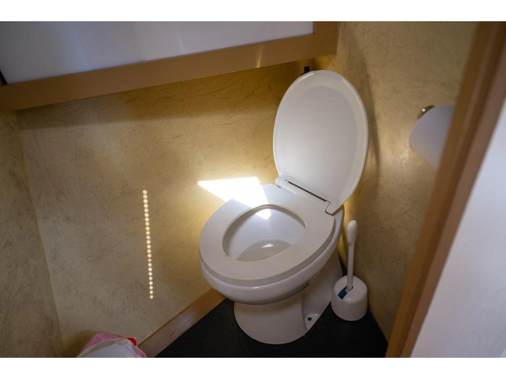 2002 Bruce Roberts Trawler 45 alt