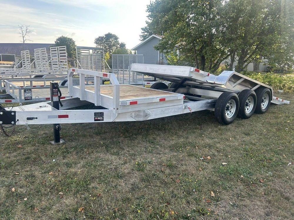 2026 Infinity 24' Tri-axle Tilt Deck alt