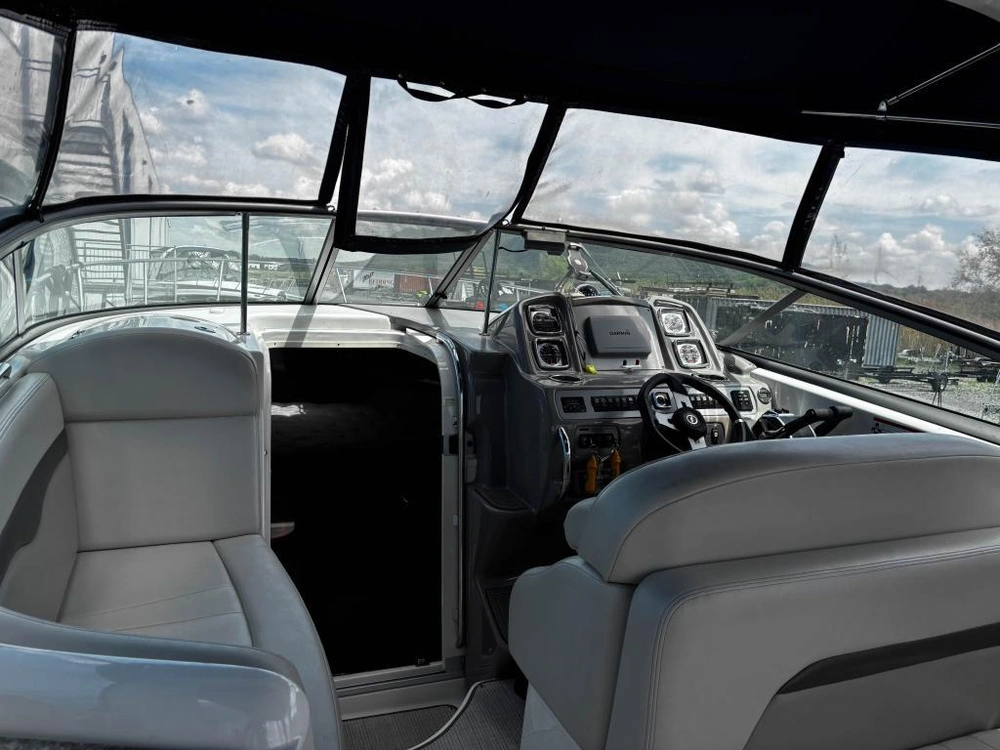 2010 Chaparral 290 Signature alt