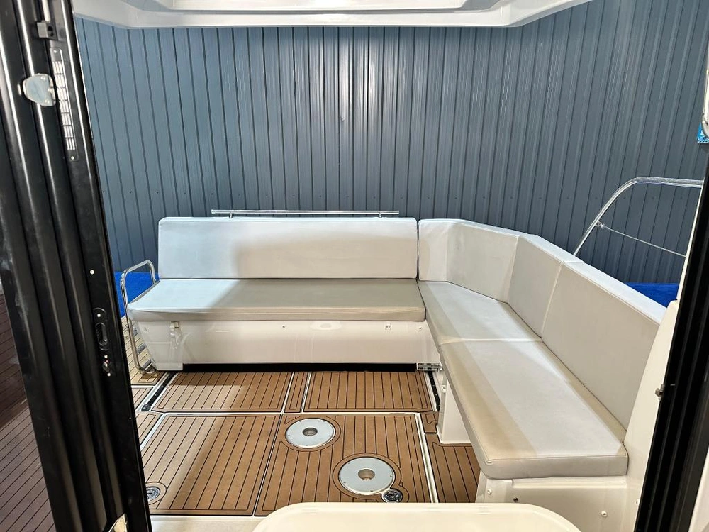 2022 Beneteau Antares 11 alt