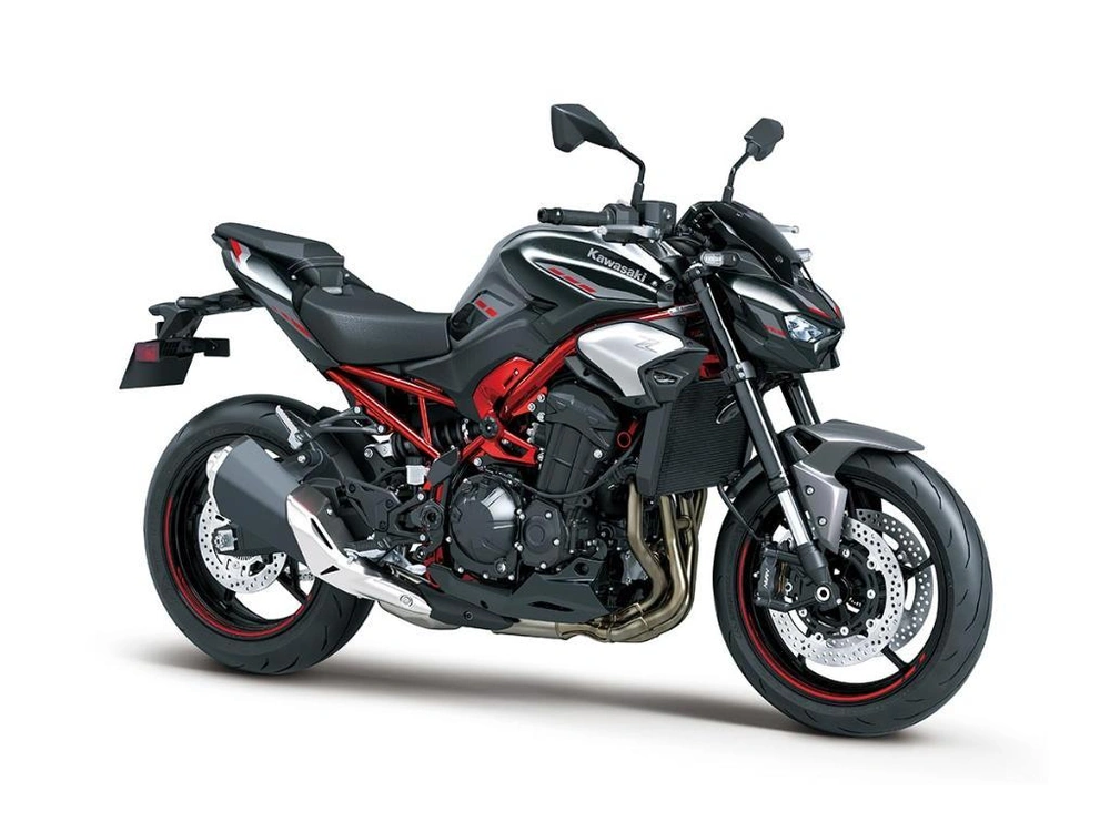 Kawasaki Z900 2025 alt
