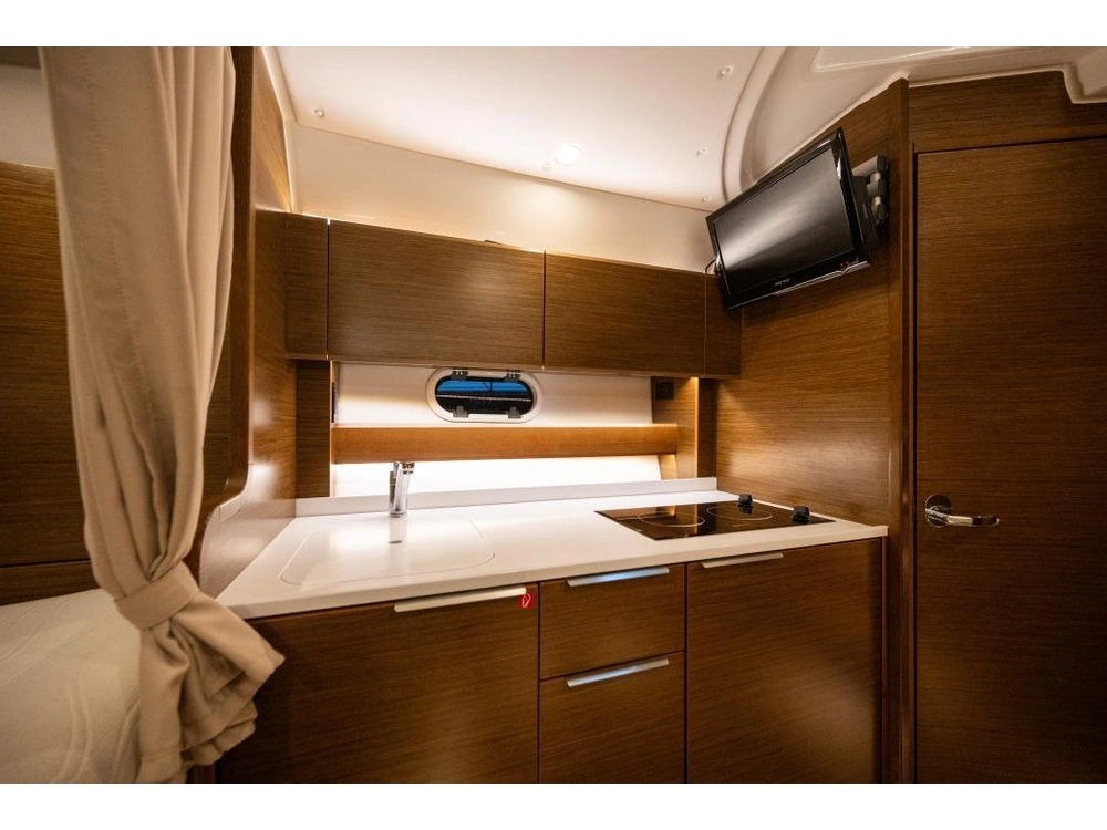 2018 Bavaria S33 Ht Volvo D3-220 alt