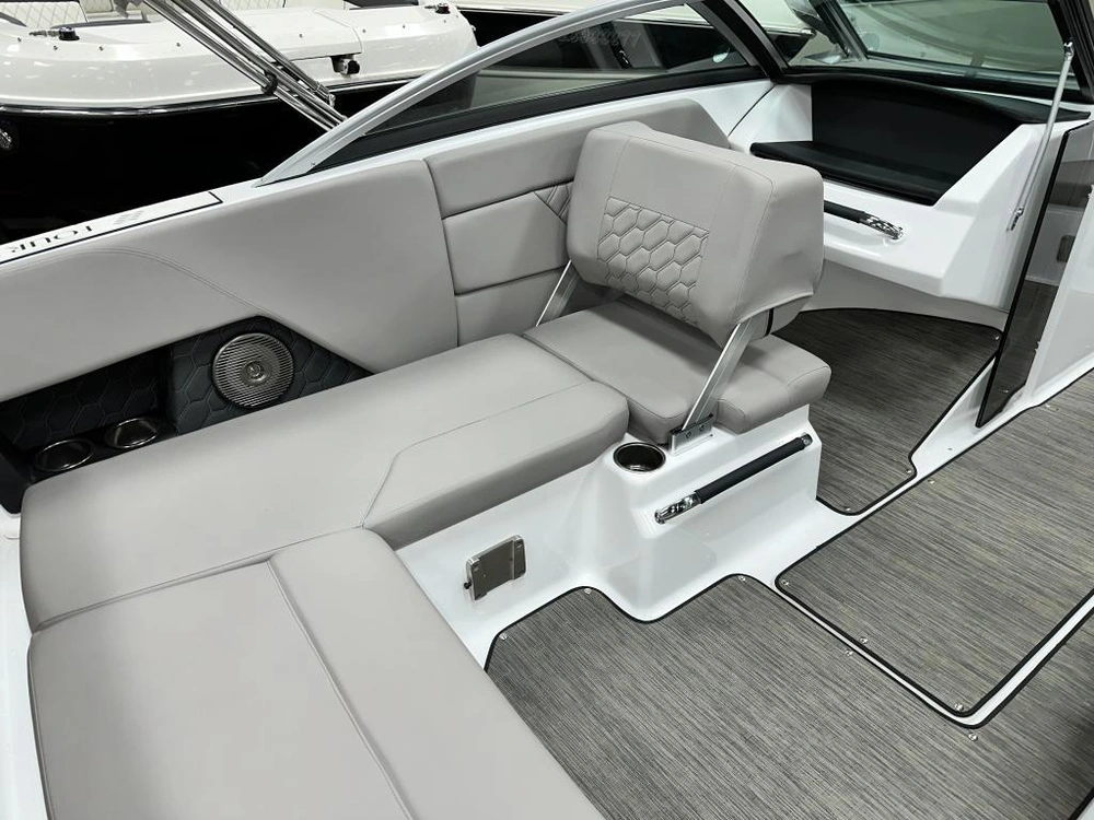 Four Winns H1 Mercruiser 4.5l / Alpha 2023 alt