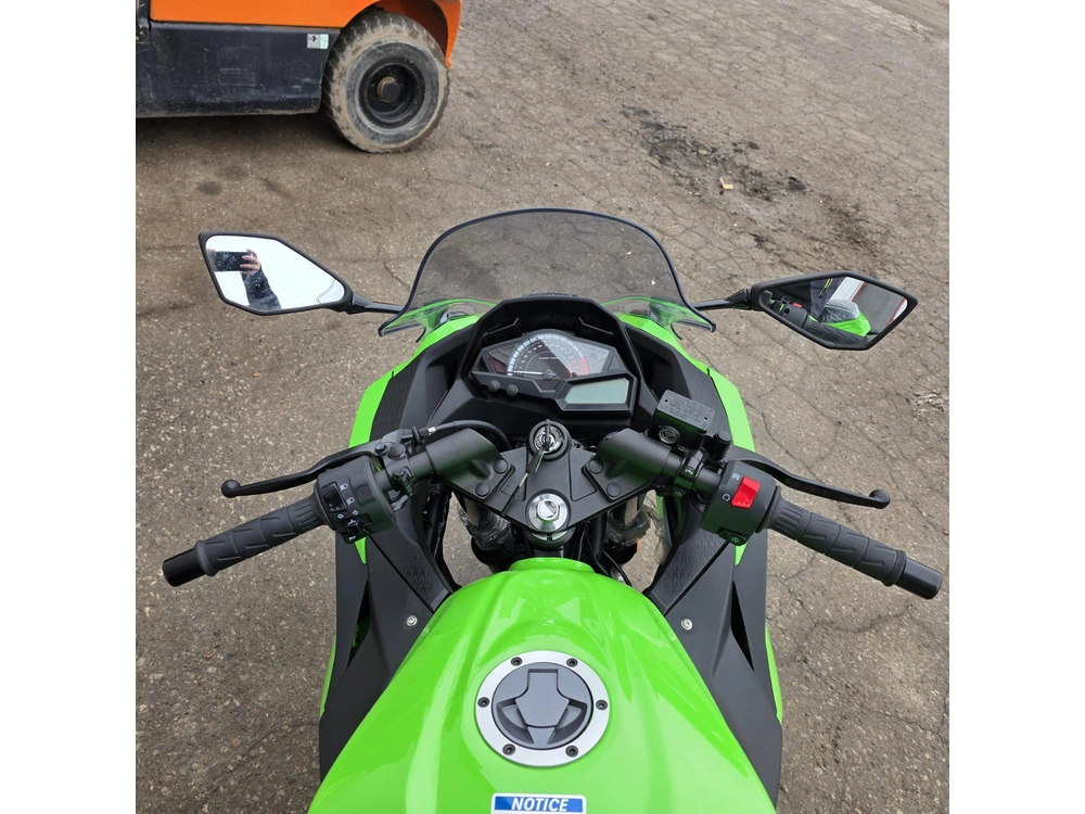 2026 Kawasaki Ninja 300 alt
