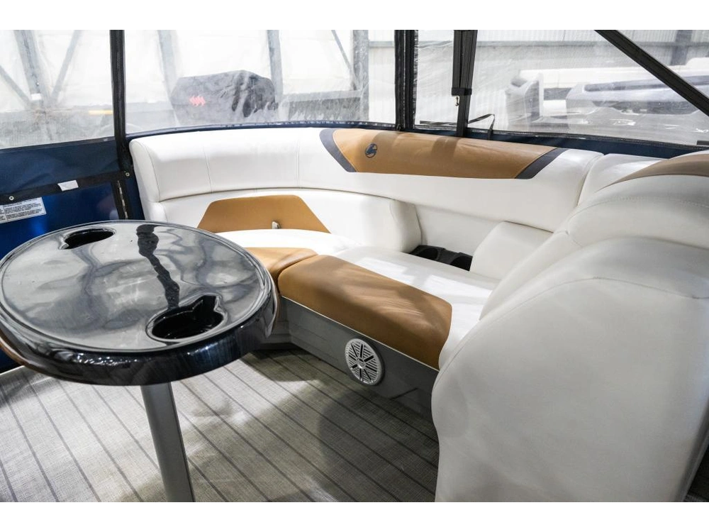 Legend E-series 23 Lounge Sport 2022 alt