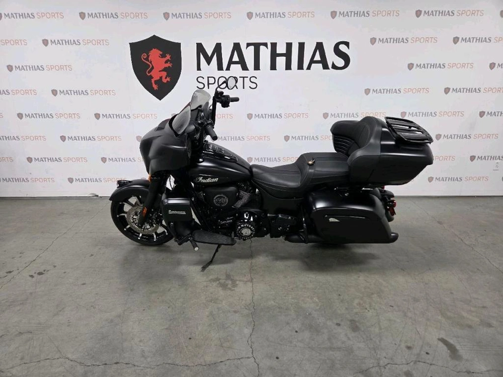 Indian Motorcycle Roadmaster Dark Horse 2021 alt