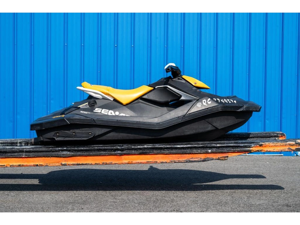 Bombardier Spark 2021 alt