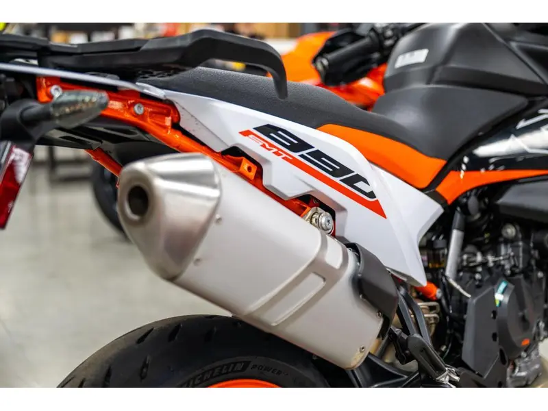 2024 KTM 890 SMT thumbnail 9