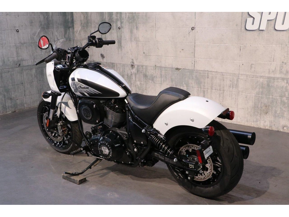 2025 Indian Motorcycle Indian Sport Chief alt