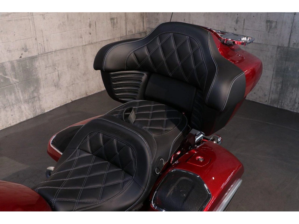 2026 Indian Motorcycle Indian Pursuit Limited + 112 & Powerband Audio alt