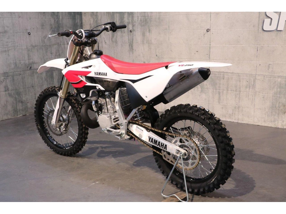 2026 Yamaha Yz250 70e Anniversaire alt