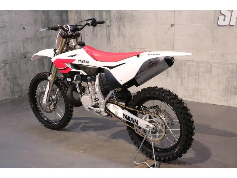 2026 Yamaha YZ250 70E ANNIVERSAIRE thumbnail 4
