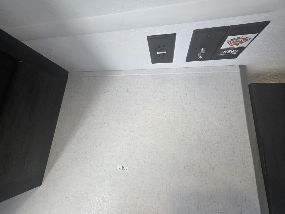 Autre Ascent Series 1660fqx 2022 alt