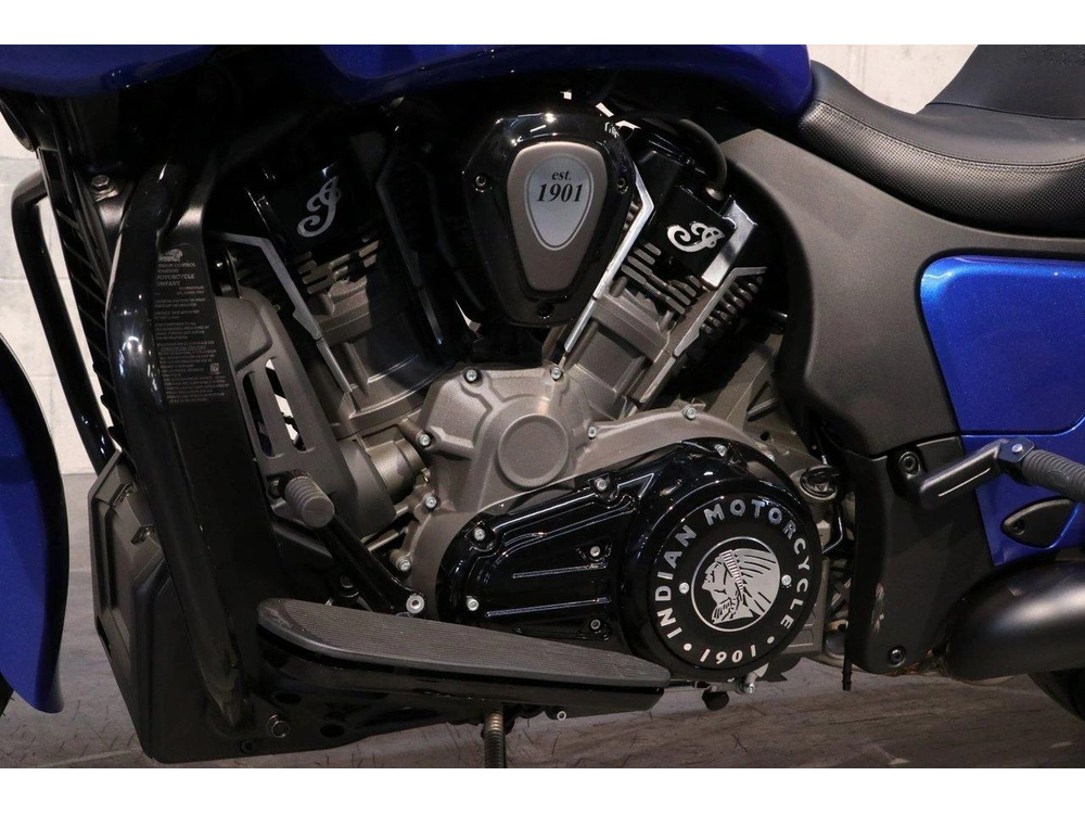 Indian Motorcycle Indian Challenger Dark Horse 2026 alt