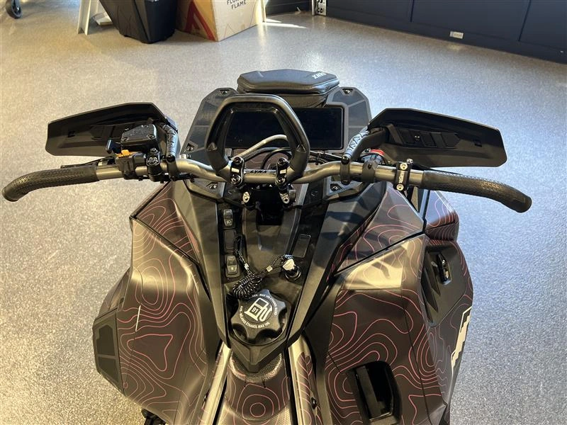 2026 Lynx Shredder Re 3900 850 E-tec Turbo R Powdermax X-light 3.0" Shot W/ 10.25" Touchscreen alt