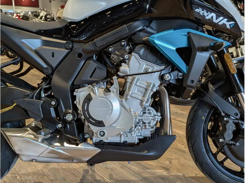 2026 CFMOTO 675NK // Glacier White thumbnail 6