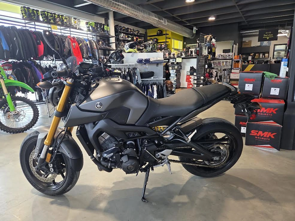 Yamaha Fz09 2015 alt