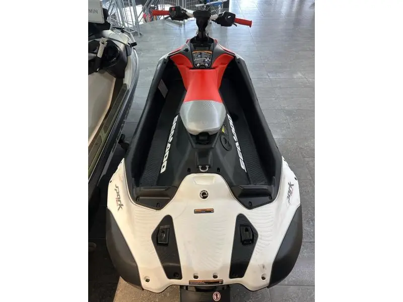 2025 Sea-Doo Spark Trixx 1P thumbnail 4