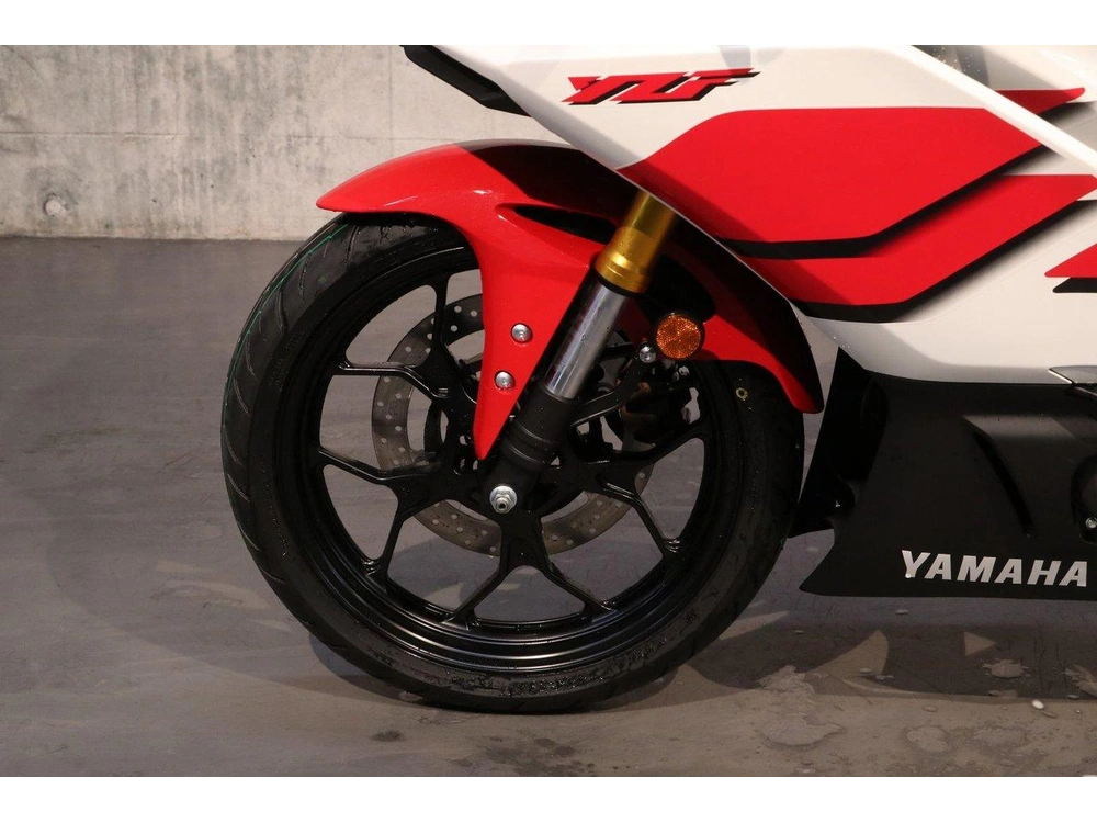 Yamaha Yzf-r3 70e Anniversaire 2026 alt