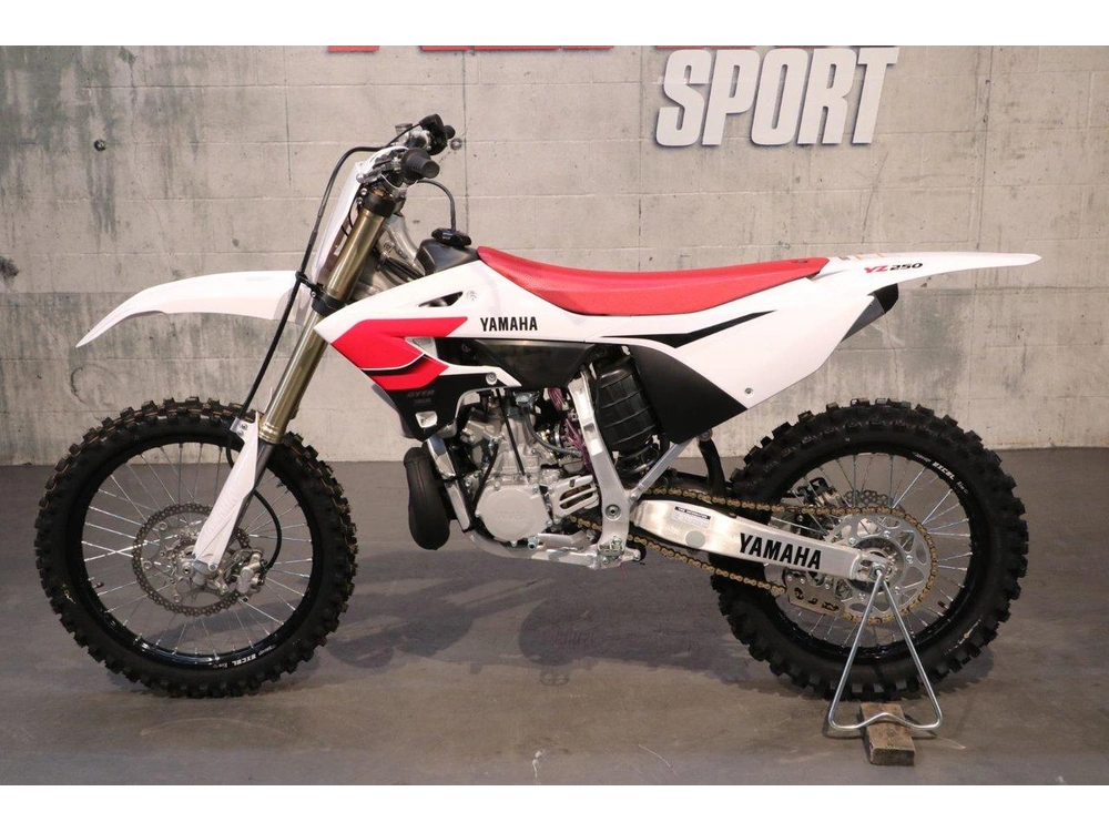2026 Yamaha Yz250 70e Anniversaire alt