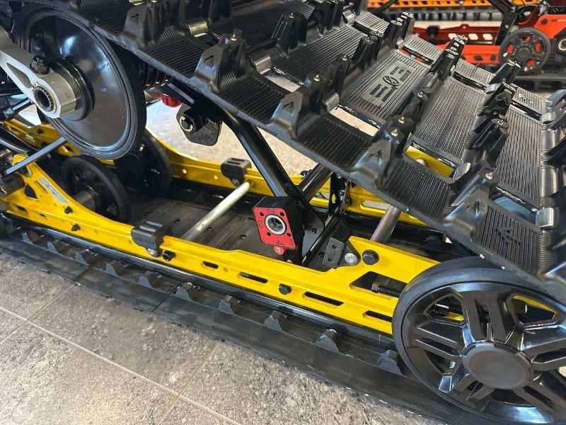 Ski-doo Mxz Adr W/ Blizzard Pkg 137 850 E-tec Ice Ripper Xt 1.25'' E.s. 2026 alt