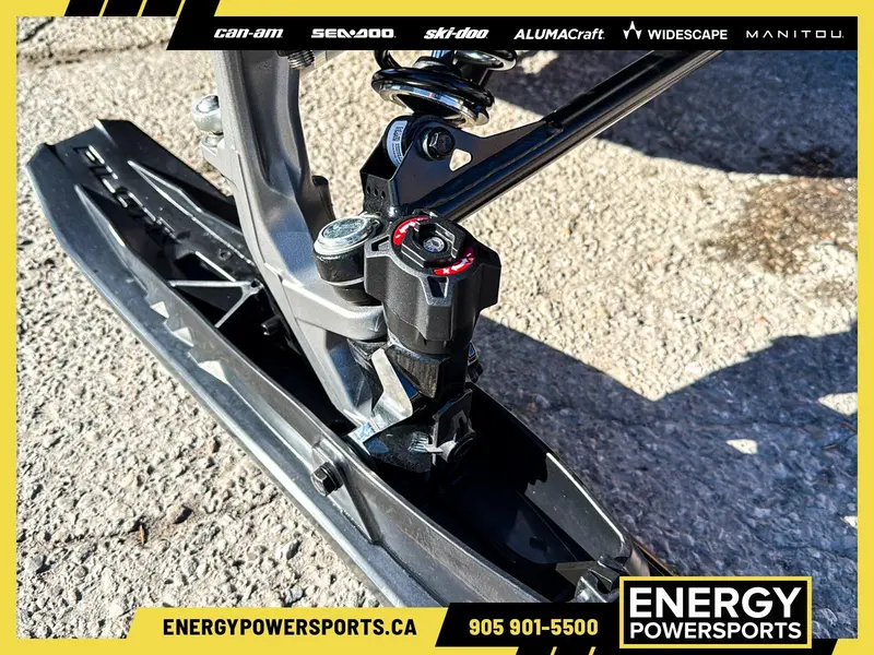 Ski-Doo GRAND TOURING LE w/ PLATINUM Pkg 900 ACE Turbo R Silent Ice Track II 1.25" E.S. w/ 10.25" Touchscreen 2025