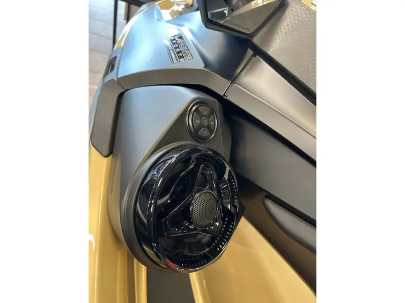 2025 Sea-Doo RXT-X 325 (Audio) thumbnail 5