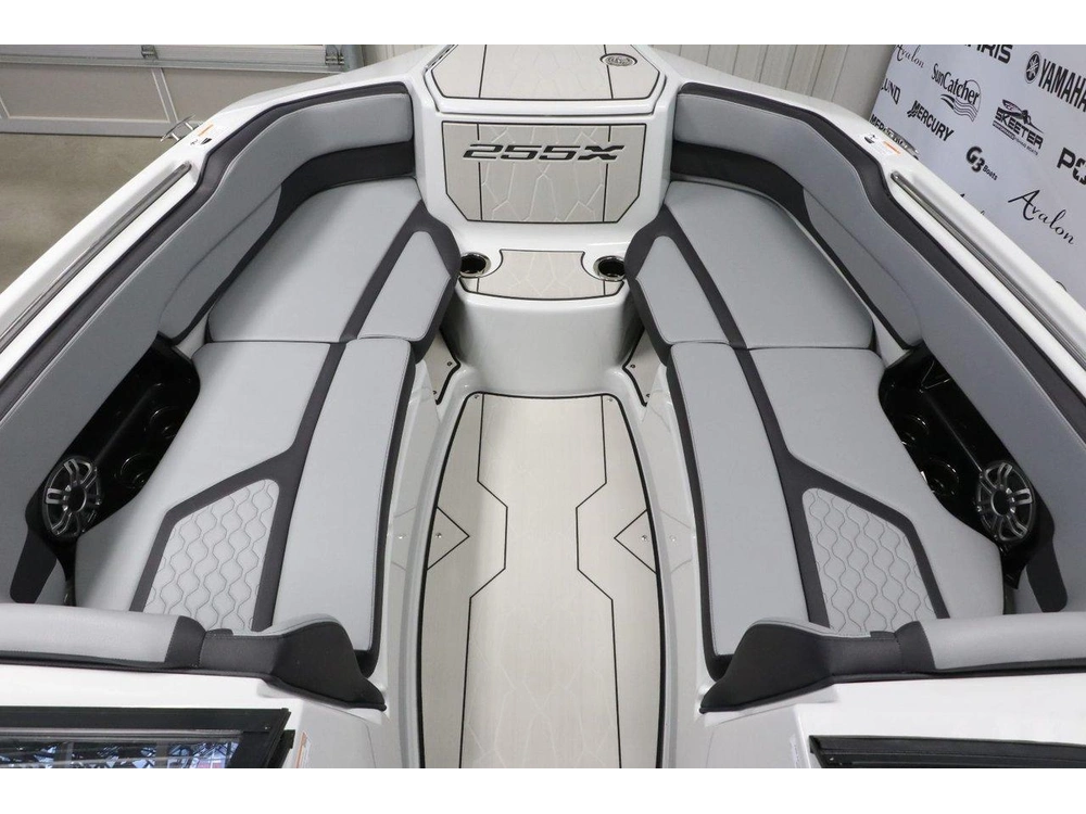 2025 Yamaha 255xd alt