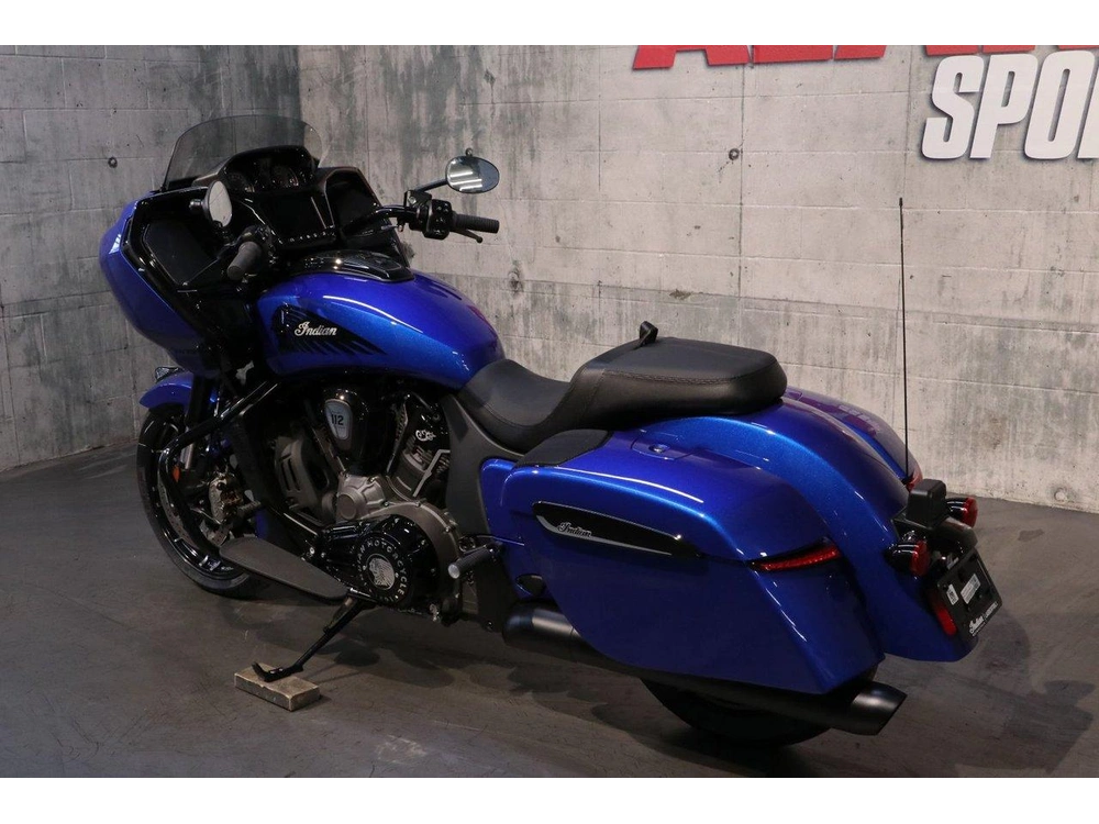 Indian Motorcycle Indian Challenger Dark Horse +112 & Powerband Audio 2026 alt