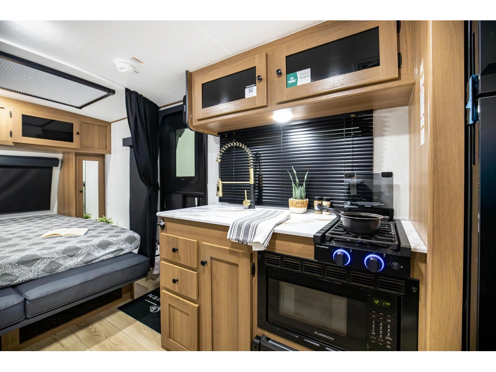 Apex 203rbk 2026 alt