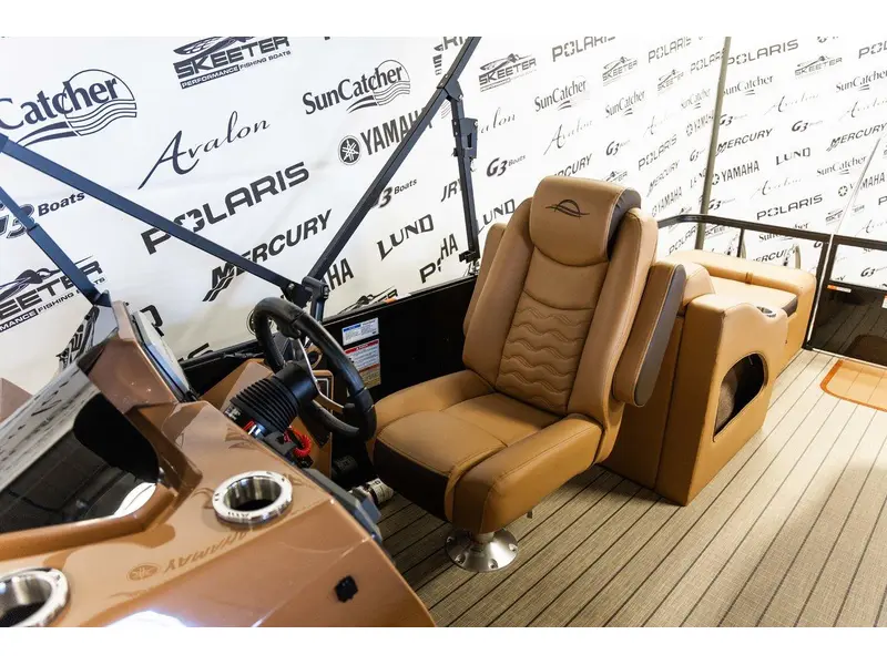 2025 SunCatcher FUSION 324 SS + MOTEUR YAMAHA 150 HP thumbnail 7