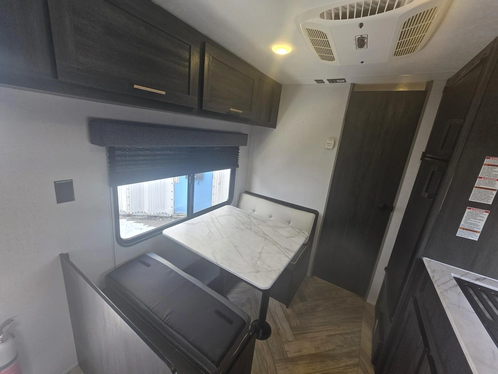 Autre Ascent Series 1660fqx 2022 alt